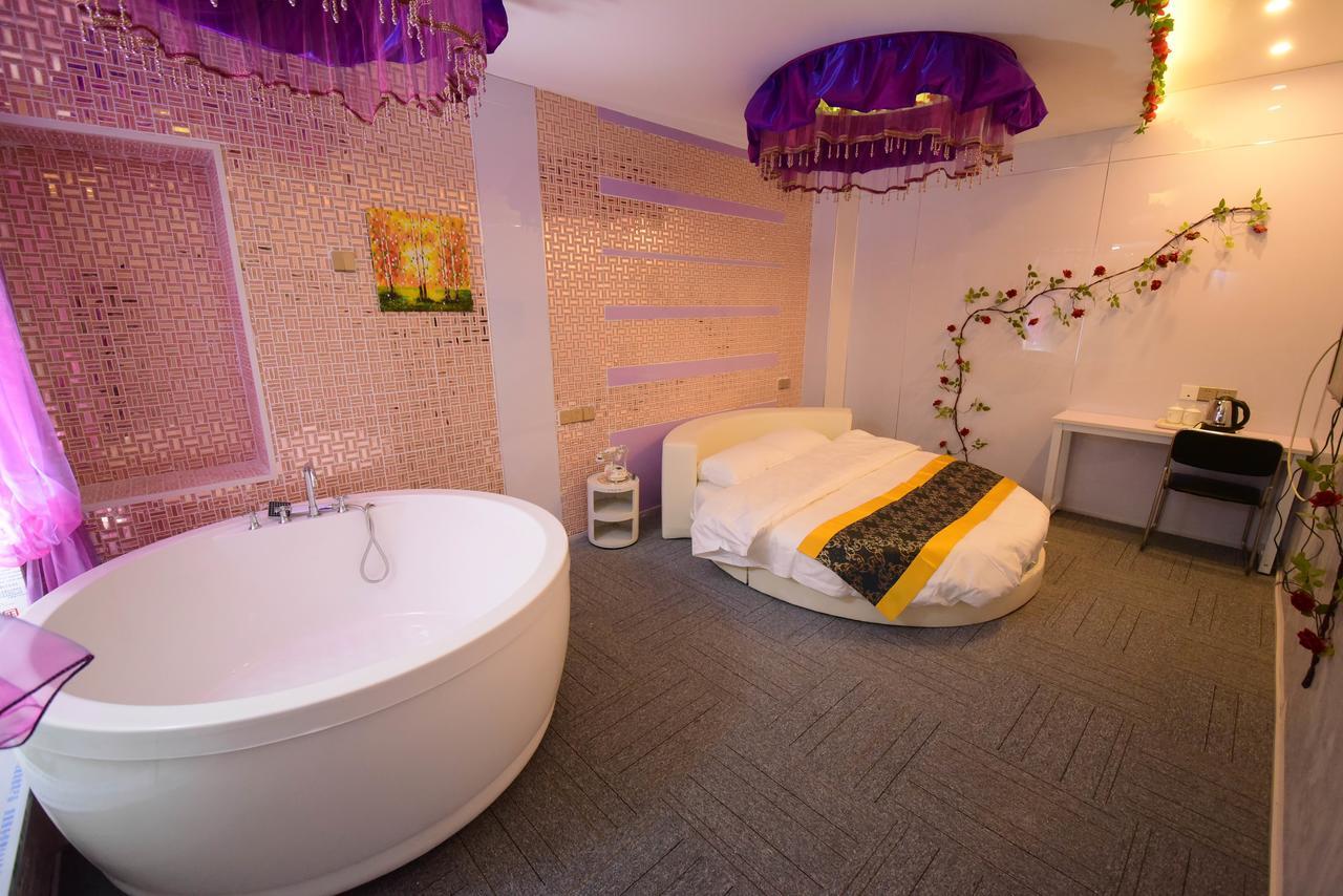 Century Hua Na Loves Boutique Hotel Qingdao Exterior photo