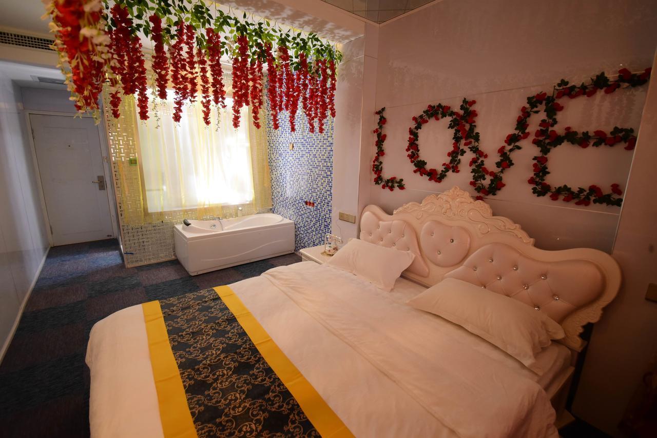 Century Hua Na Loves Boutique Hotel Qingdao Exterior photo