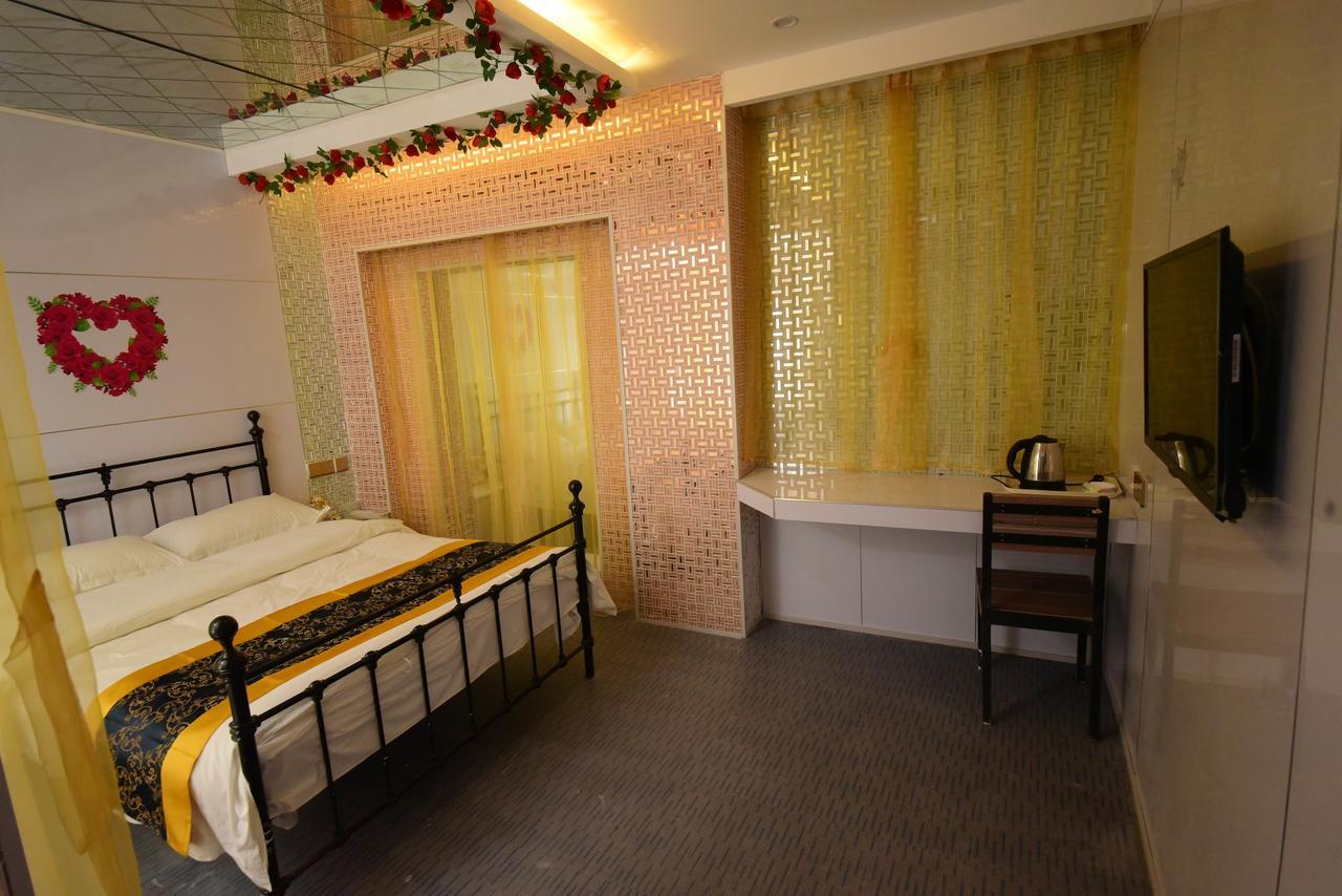 Century Hua Na Loves Boutique Hotel Qingdao Exterior photo
