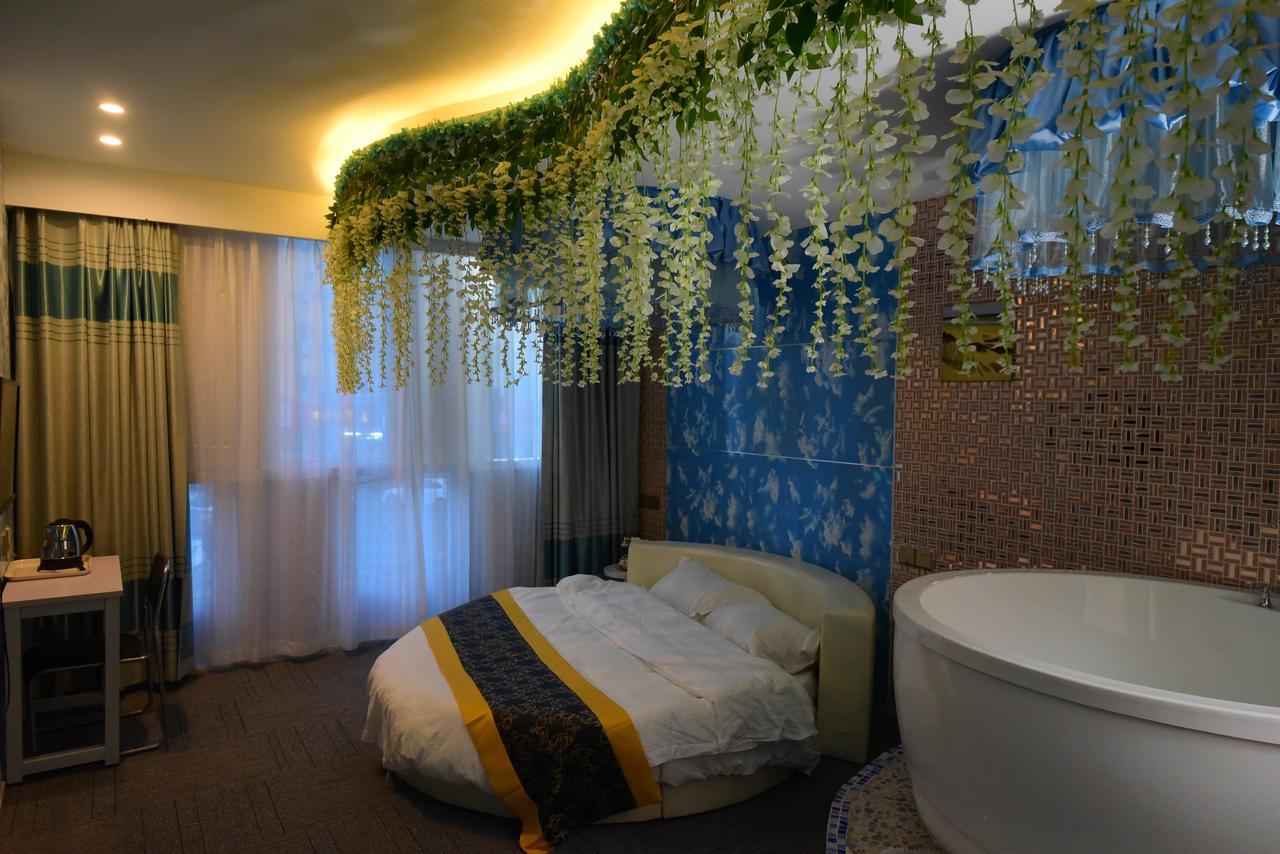 Century Hua Na Loves Boutique Hotel Qingdao Exterior photo
