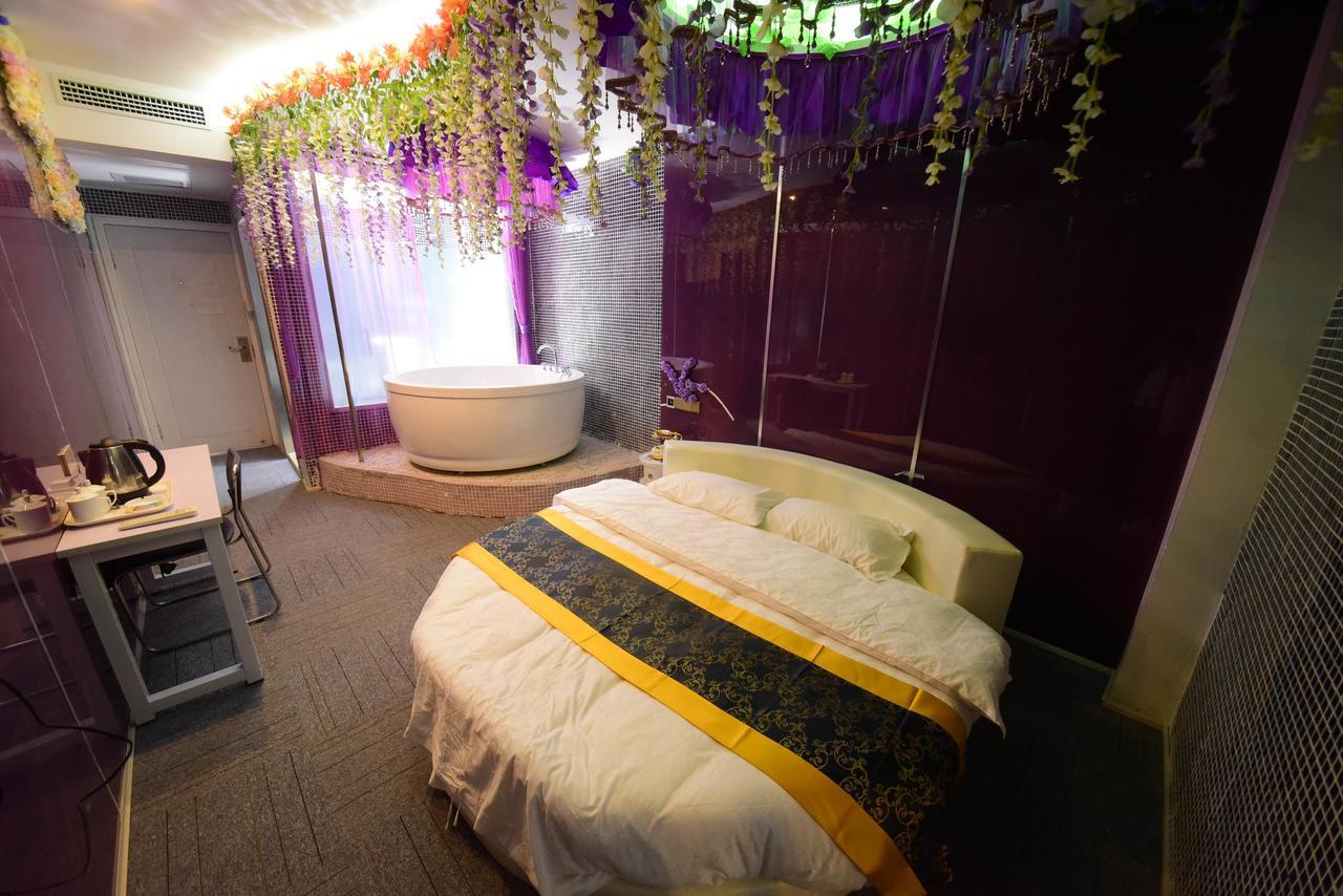 Century Hua Na Loves Boutique Hotel Qingdao Exterior photo
