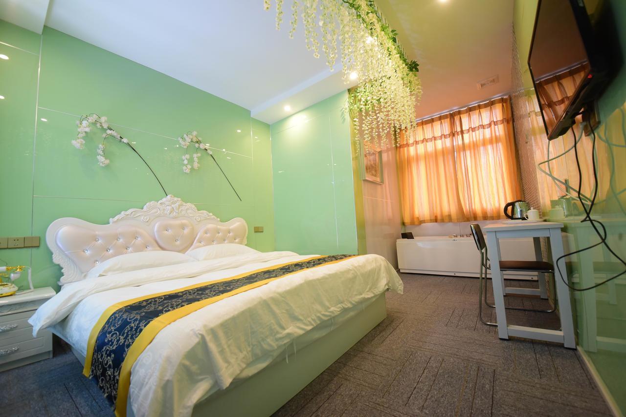Century Hua Na Loves Boutique Hotel Qingdao Exterior photo
