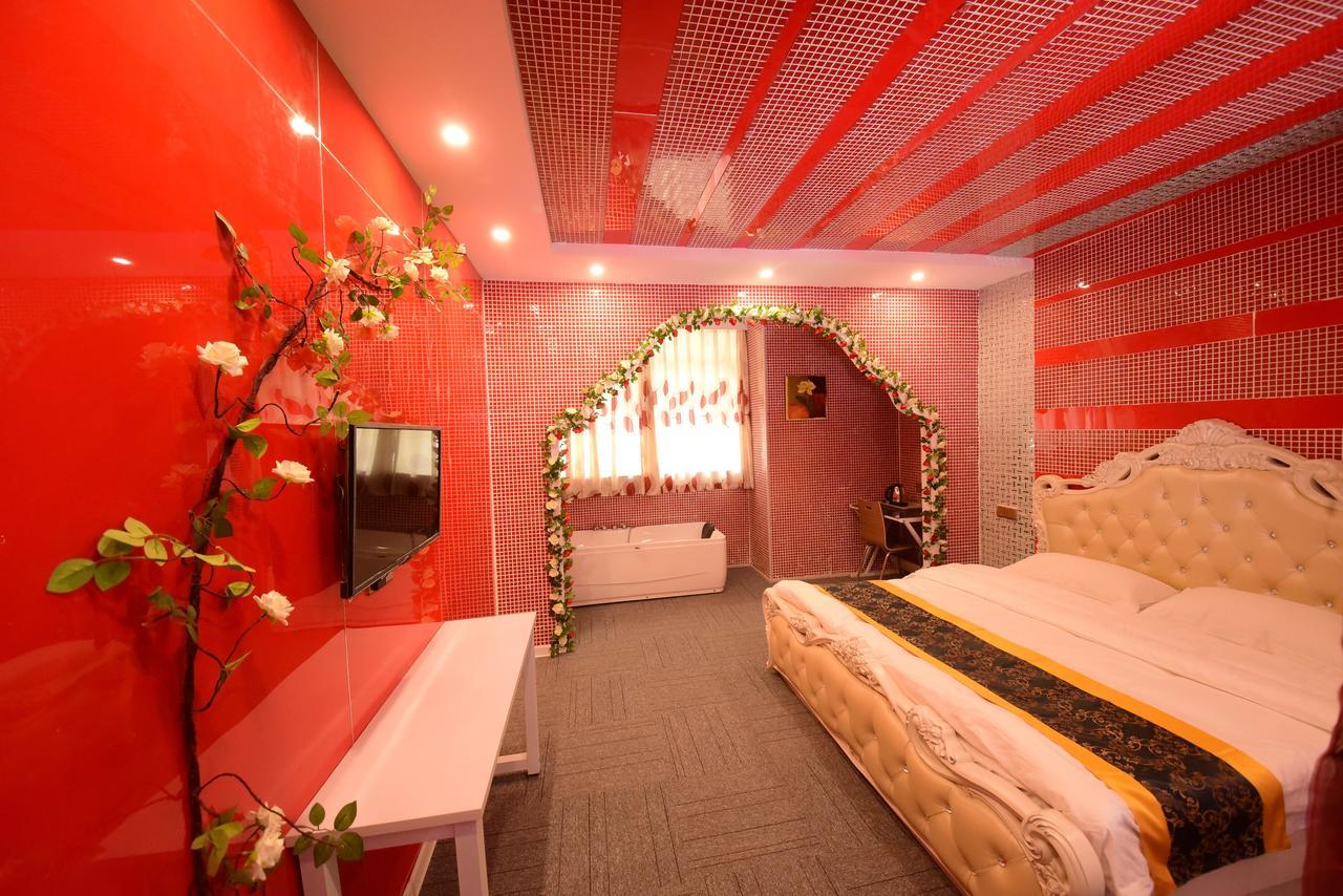 Century Hua Na Loves Boutique Hotel Qingdao Exterior photo