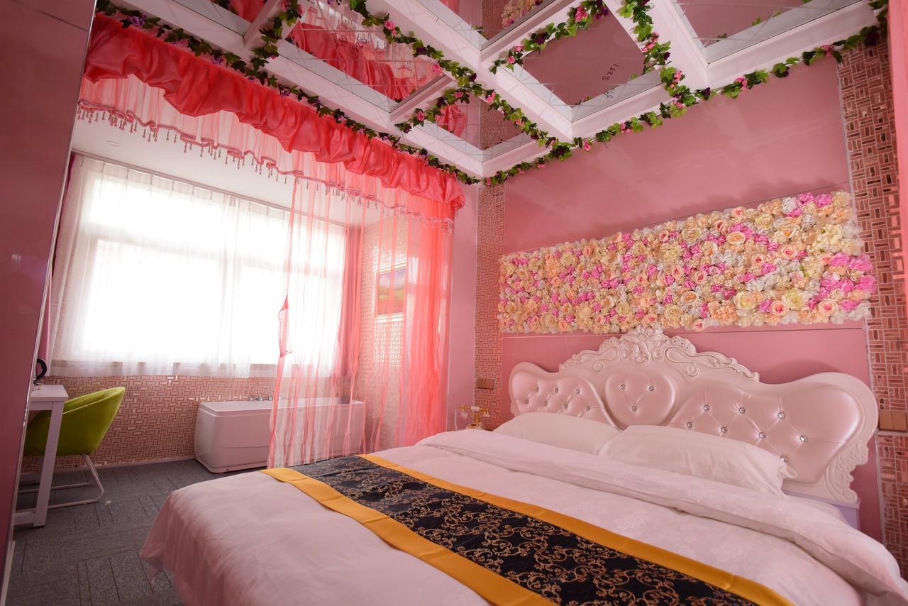 Century Hua Na Loves Boutique Hotel Qingdao Exterior photo